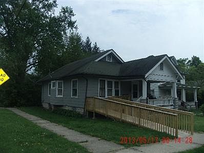 5th image of 221 Irving Ave