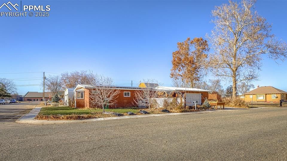 1st image of 612 9th St