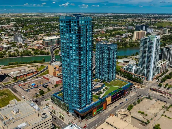 530 W 3rd St SE #1807, Calgary, AB T2G 1T3