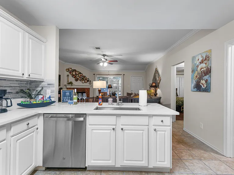1001 Ridgecrest Dr — Photo 5