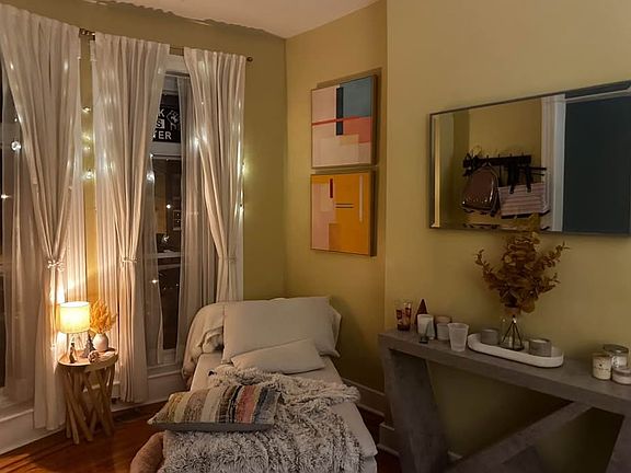 1st Sitting Rm/ Office space