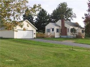 381 Riverside Dr, Augusta, ME 04330