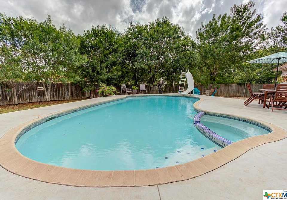 1st image of 1413 Oleander Dr