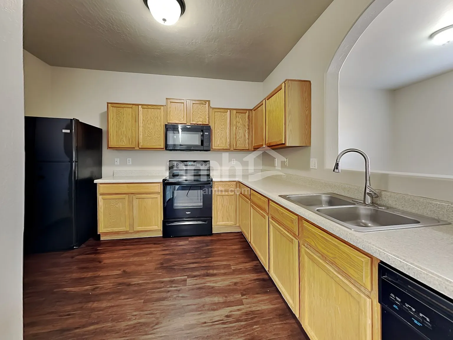 4 bed, 2.5 bath, 1643 sqft, $2,085 — Photo 3