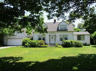 834 Hathaway Rd, New Bedford, MA 02740
