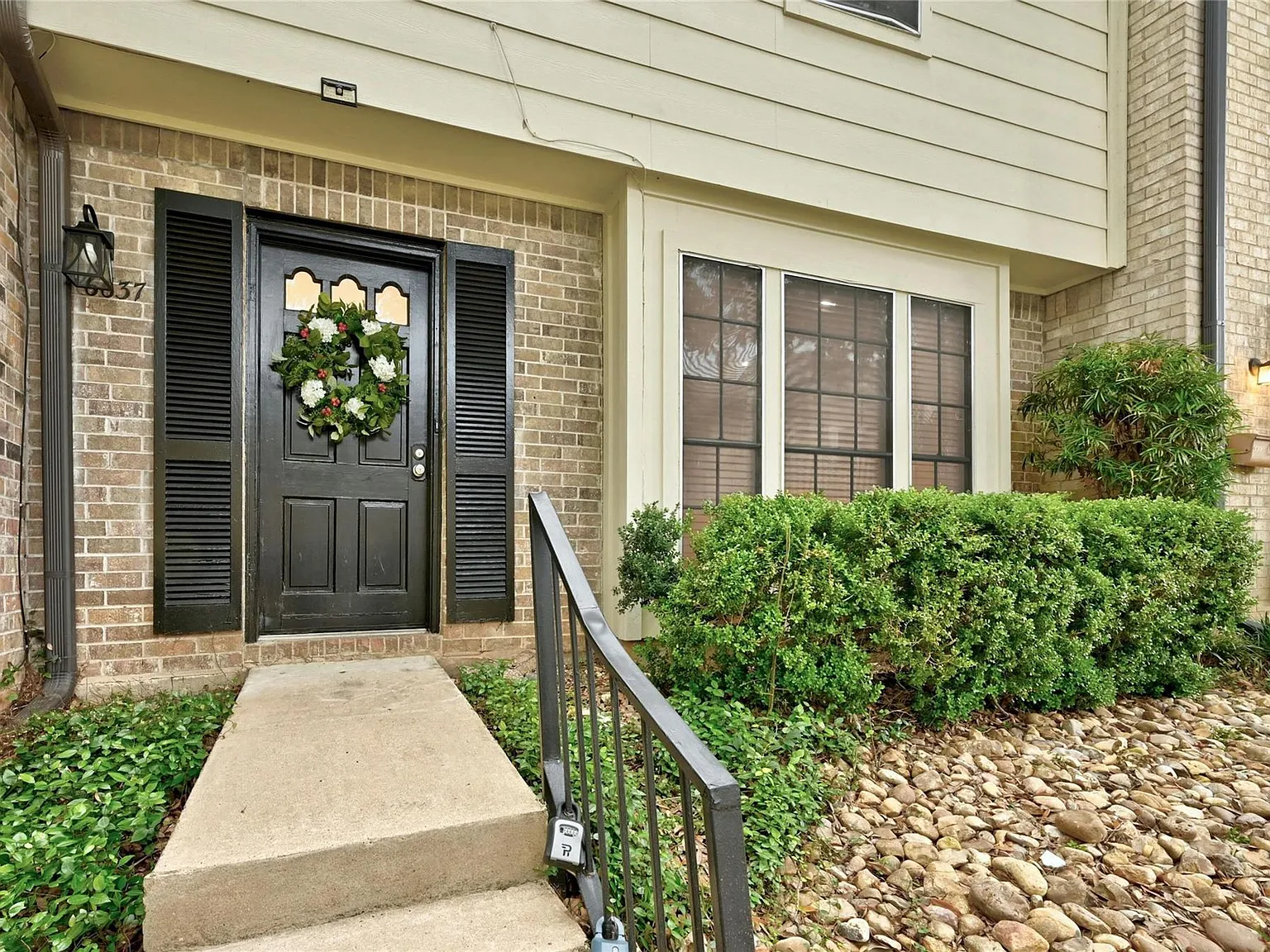 3 bed, 2.5 bath, 1815 sqft, $2,650 — Photo 1