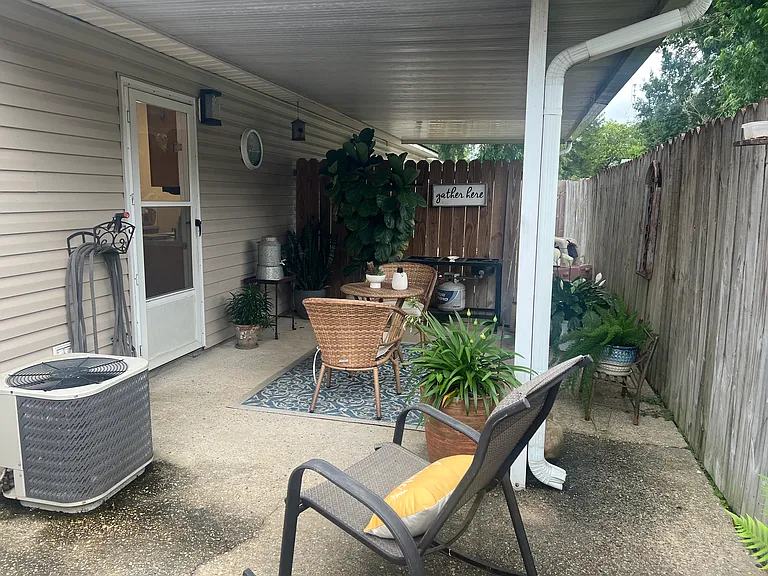 704 S 2nd St — Photo 9