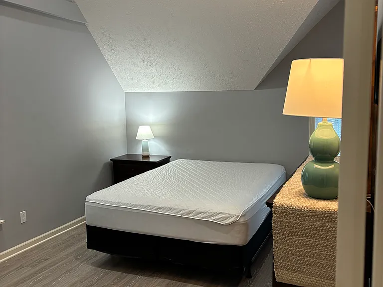 1051 Westmoreland Ave #1 — Photo 9
