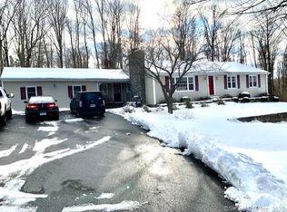 96 Orchard Hill Rd, Pomfret Center, CT 06259
