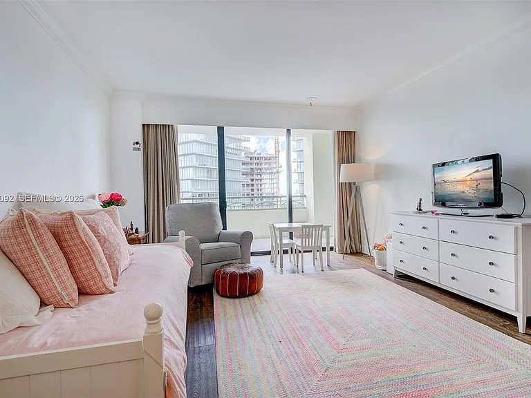 3400 SW 27th Ave #1607 — Photo 4