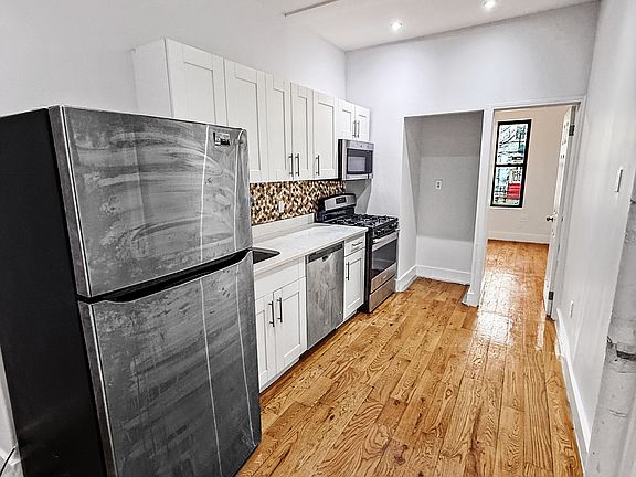 2nd image of 1338 Sterling Pl APT 1A