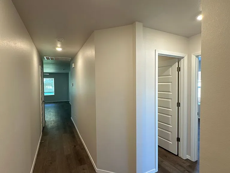 8205 E Oakland St — Photo 4