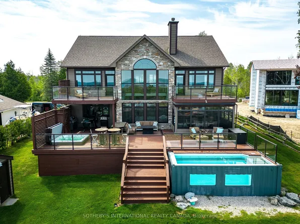 156 Bartlett Blvd, Collingwood, ON L9Y 5C9