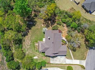 221 Doe Dr, Prattville, AL 36067