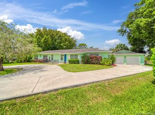 1010 SE Buttonwood Cir, Stuart, FL 34997