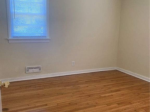 5th image of 3709 Garland Ave