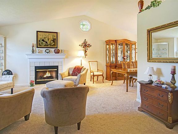 4th image of 2208 Foxfire Dr
