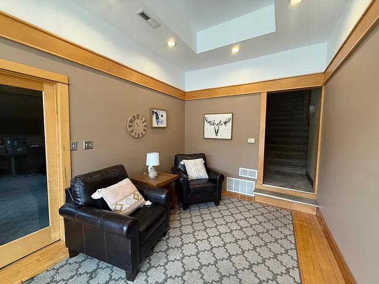 413 N Center St — Photo 25