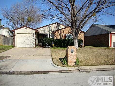 1st image of 4203 Green Acres Cir