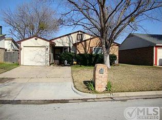 4203 Green Acres Cir, Arlington, TX 76017