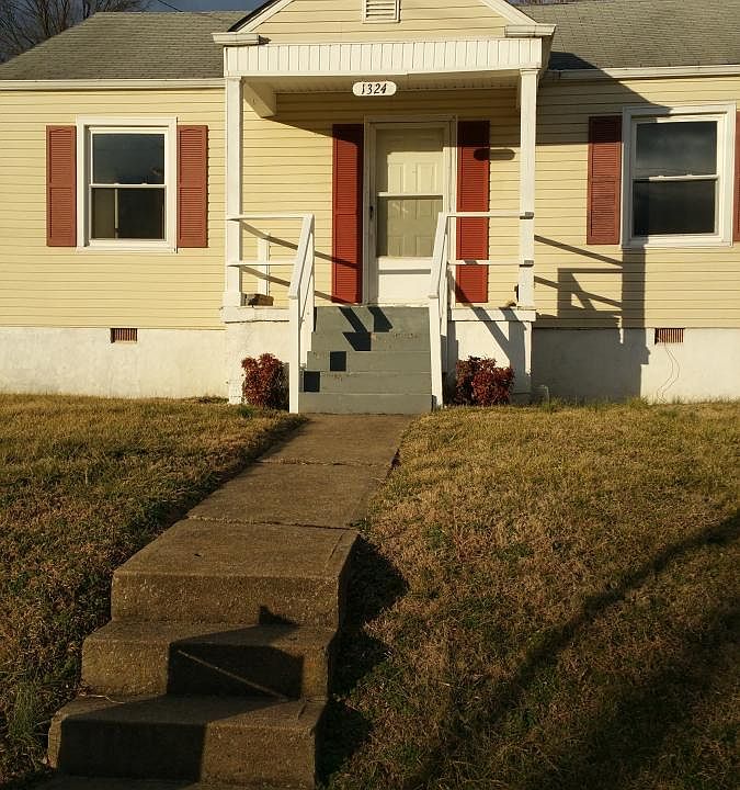 1st image of 1324 Garden Dr