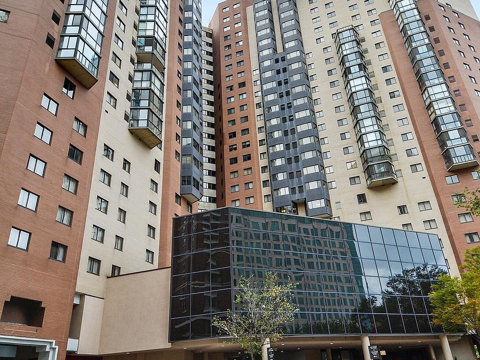 1st image of 900 N Stafford St APT 1718