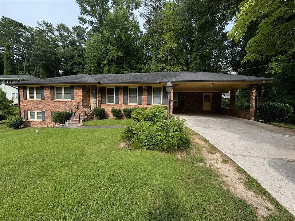 412 Fielding Ln SW
