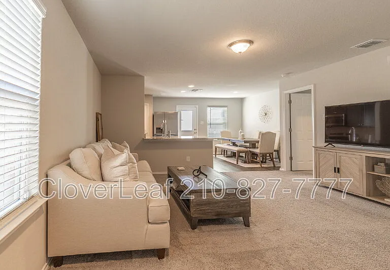 227 Stevens Smt — Photo 16