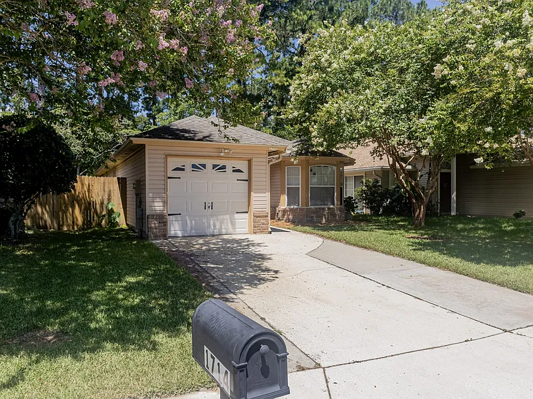 1714 Ashmore Green Dr — Photo 26