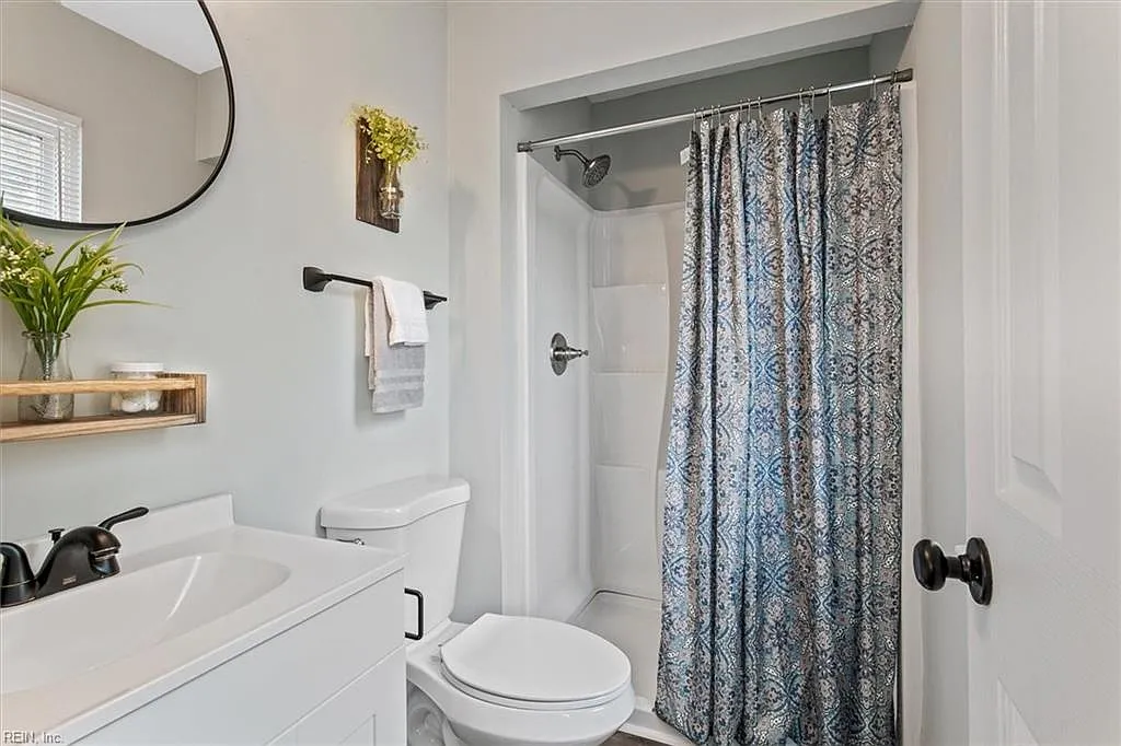 623 Red Horse Lane - 1 — Photo 4