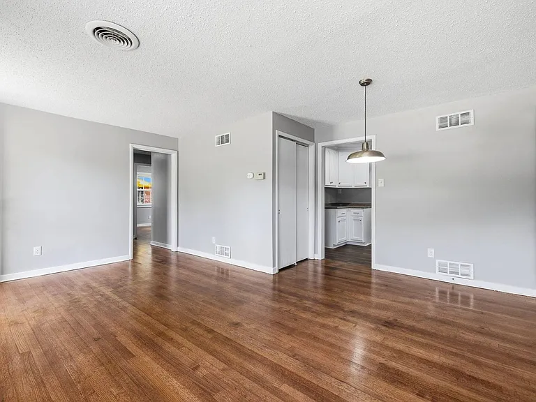 1262 S White Station Rd — Photo 6