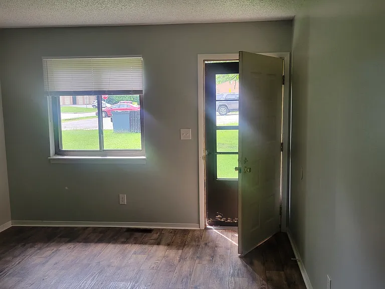 428 Bucks Lair Ct #428 — Photo 2