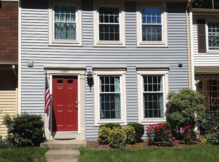 10927 Harpers Square Ct, Reston, VA 20191