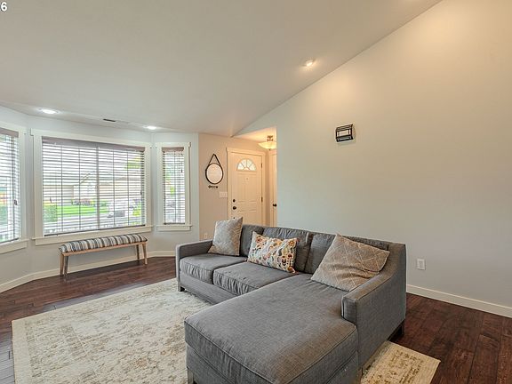 4th image of 9001 NE 157th Ave