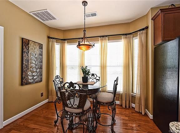 Breakfast Nook & Bay Window