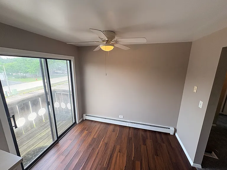 386 Echo Ln #4 — Photo 3
