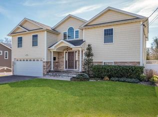 5 Midwood Dr, Plainview, NY 11803