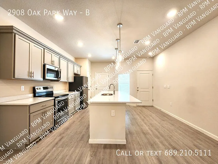 2908 Oak Park Way #B — Photo 6