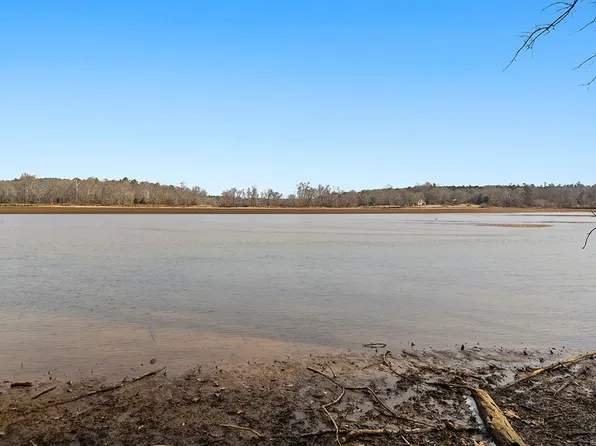 429 Terrapin Pointe Rd, Hodges, SC 29653