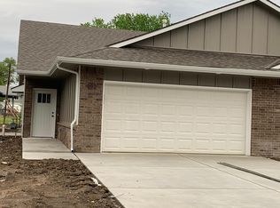 220 W May St, Andover, KS 67002