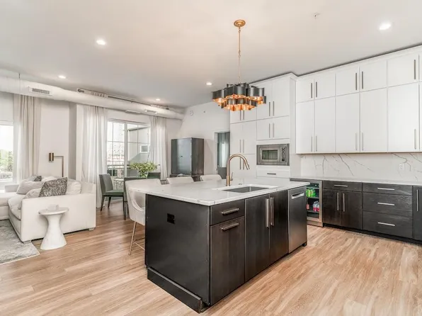 400 SW 7th St #308, Des Moines, IA 50309