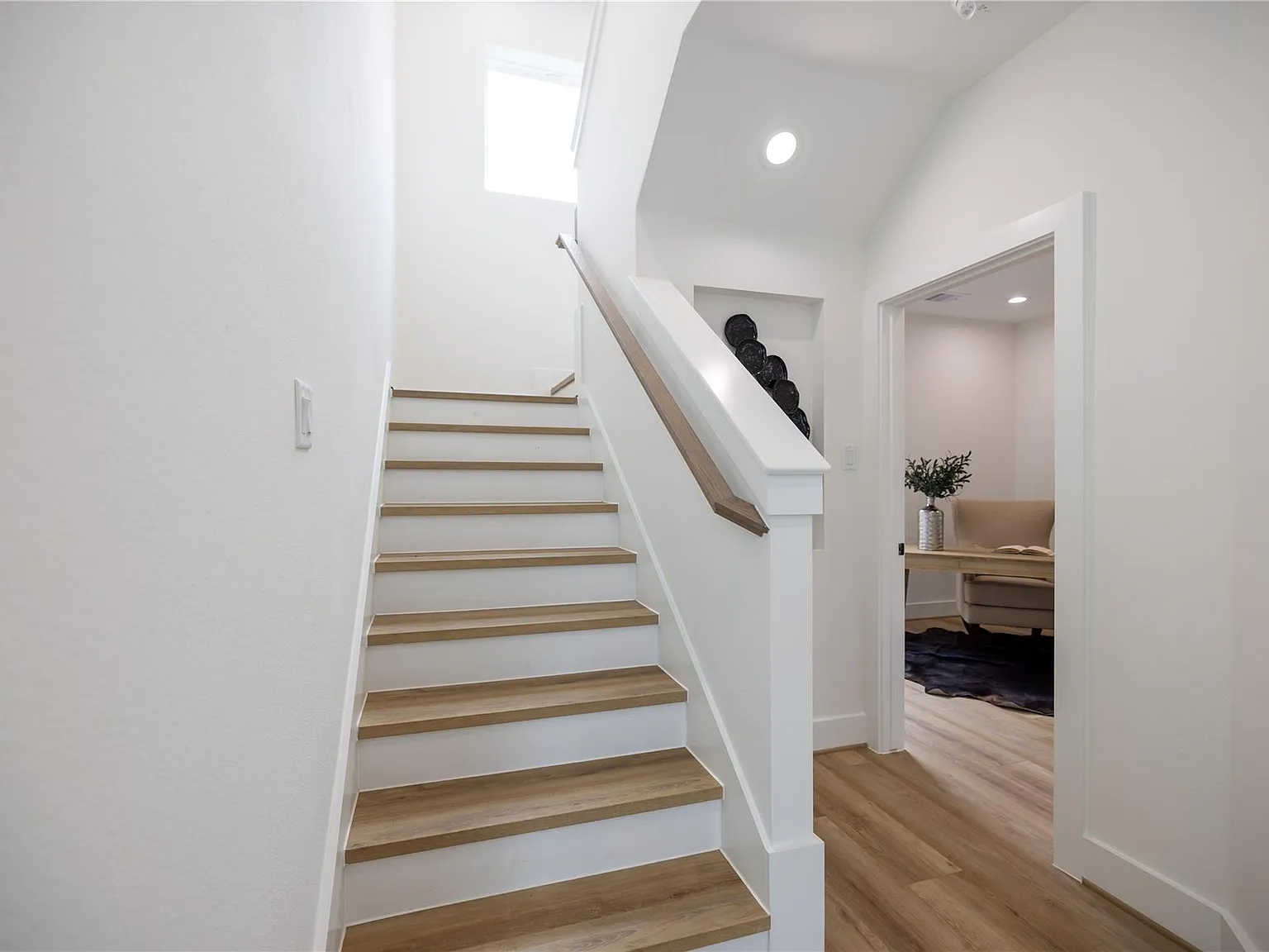 3 bed, 3.5 bath, 1816 sqft, $2,750 — Photo 4