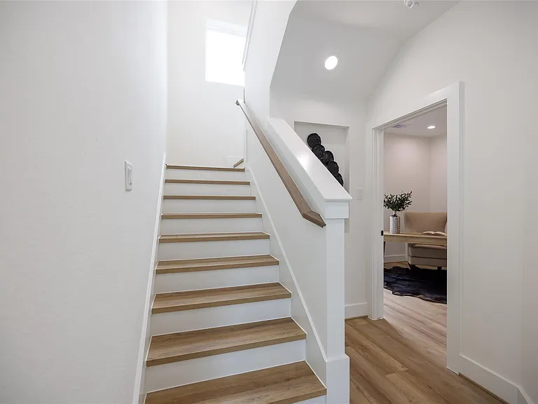 4010 Yellowstone Blvd — Photo 4
