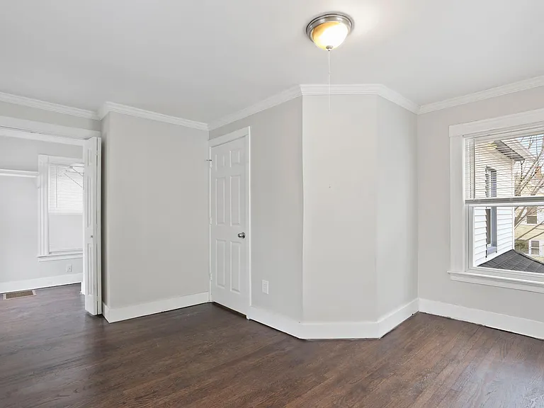 393 Huntington St — Photo 17