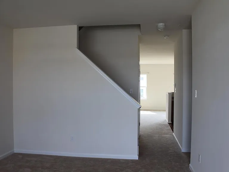 948 King Way — Photo 12