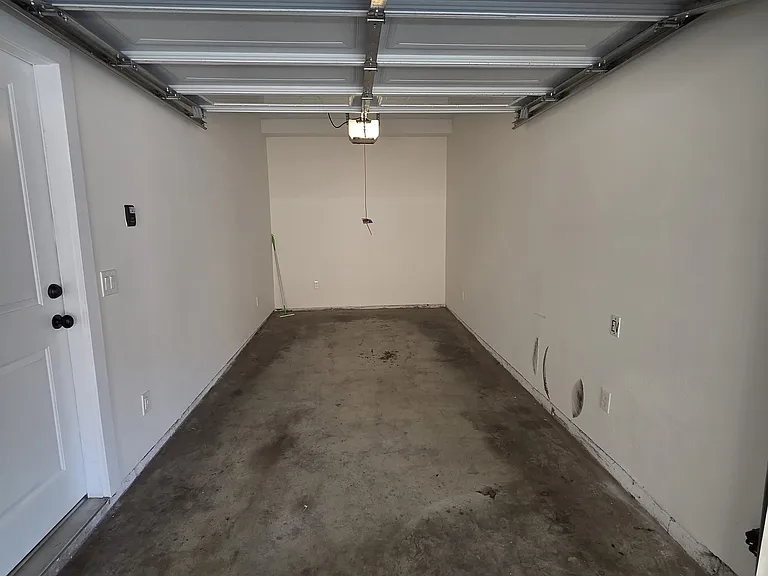 668 S Keenan Ave #C — Photo 18