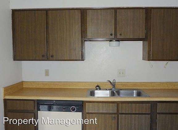 5th image of 206 W Mockingbird Ln APT C