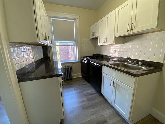 4th image of 80 Chiswick Rd #20