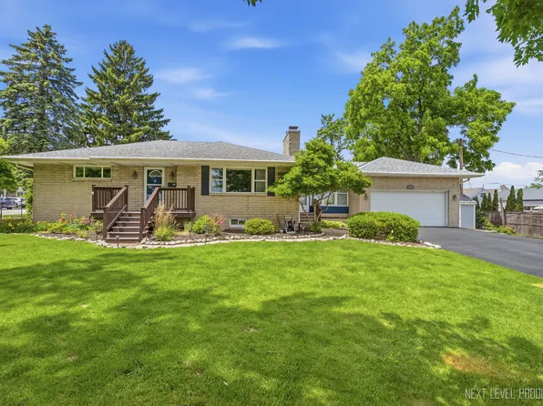 15 S 10th St, St Charles, IL 60174