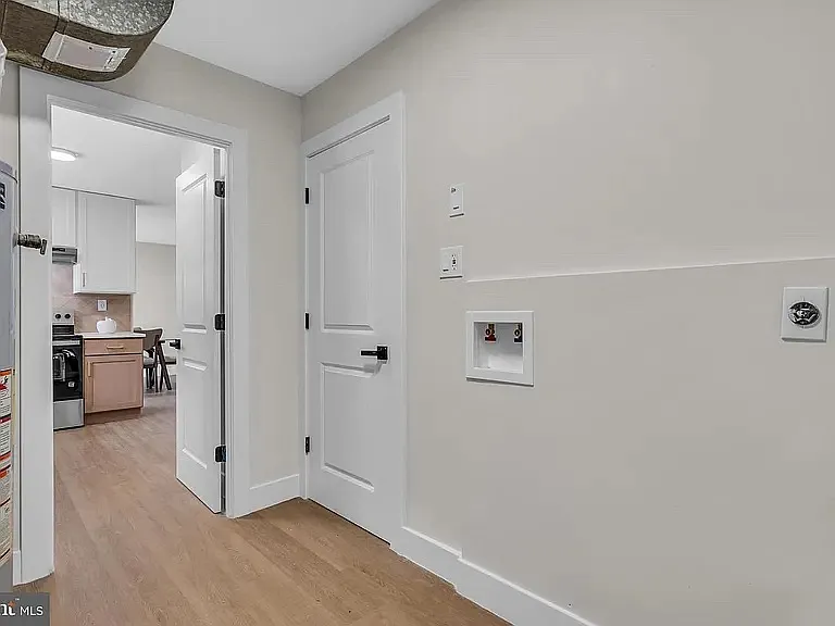 142 Eastbrook Ln — Photo 23